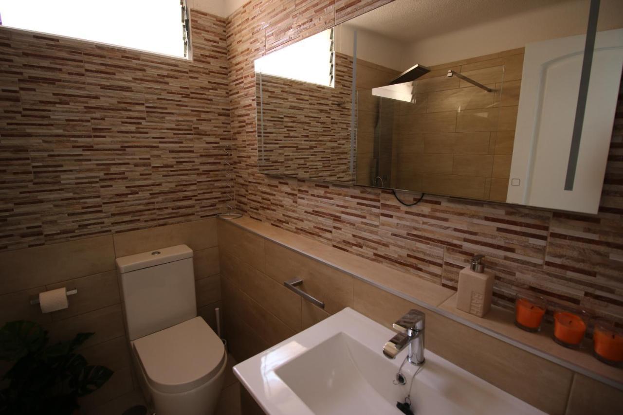 Casita Maria - Luxurious 1-Bedroom Apartment With Sea Views And Pool San Miguel de Abona Bagian luar foto