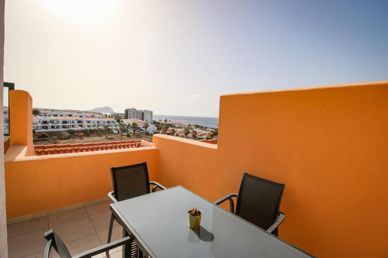 Casita Maria - Luxurious 1-Bedroom Apartment With Sea Views And Pool San Miguel de Abona Bagian luar foto